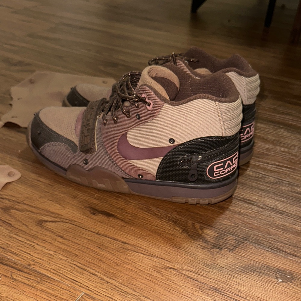 Travis Scott (wheat) Air trainers